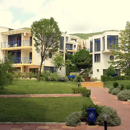 Vega Village Aparthotel 3*
