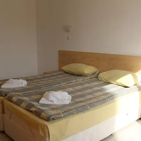 Aparthotel Vega Village 3*
